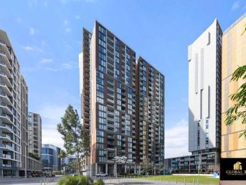 Modern 1 Bedroom Apartment with Study, Storage