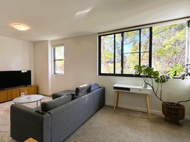 Modern 1 bedroom apartment at Wahroonga