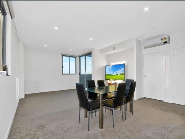 Modern 1 bedroom apartment close to amenities for lease