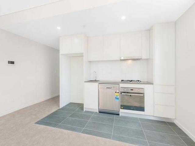 Modern 1 bedroom apartment close to amenities for lease