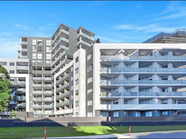 Modern 1 bedroom apartment close to amenities for lease