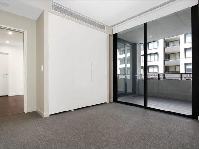 Modern 1 bedroom apartment for lease