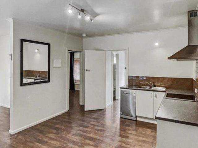 Modern 1 Bedroom Apartment for Rent Trafalgar, Available July 10th