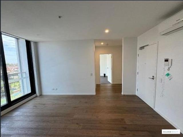 Modern 1 Bedroom Apartment in the Heart of Footscray