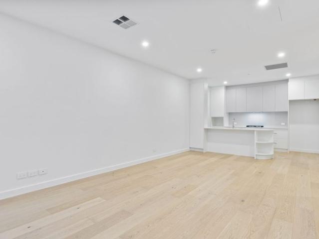 Modern 1 Bedroom Apartment in Convenient Findon Location
