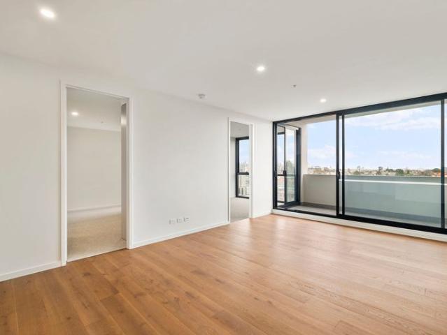 Modern 1 Bedroom Apartment in Essendon’s Prime Location
