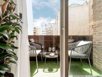 Modern 1 Bedroom Apartment in General Pardiñas with Air Conditioning and Smart TV, Madrid Amsterdam Apartments for Rent