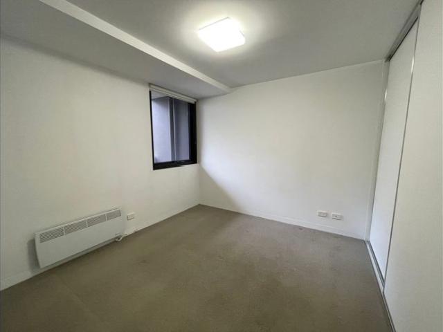 Modern 1 Bedroom Apartment in Hawthorn