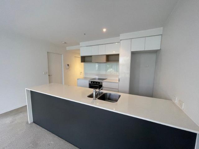 Modern 1 Bedroom Apartment in Hawthorn