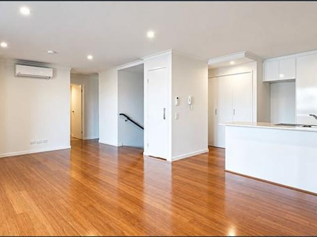 Modern 1 Bedroom Apartment in Prime Nundah Location