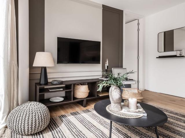Modern 1 Bedroom Apartment on Javier Ferrero with Pool and Gym Access, Madrid Amsterdam Apartments for Rent
