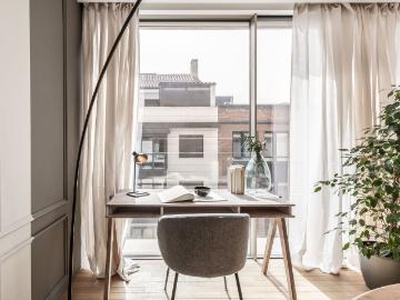 Modern 1 Bedroom Apartment on Javier Ferrero with Pool and Gym Access, Madrid Amsterdam Apartments for Rent