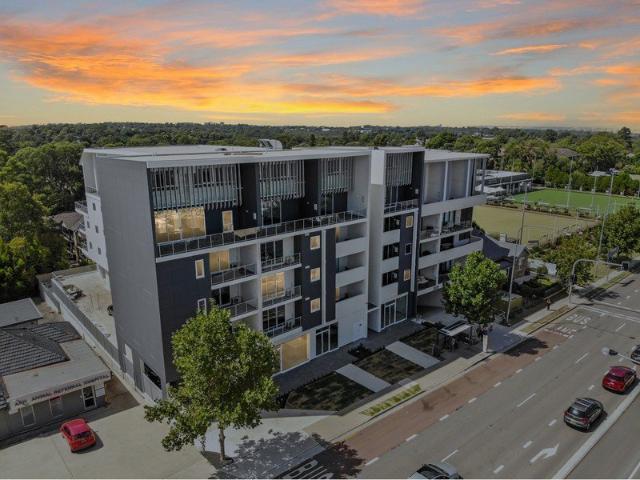 Modern 1 bedroom Apartment opposite Stockland's Baulkham Hills!