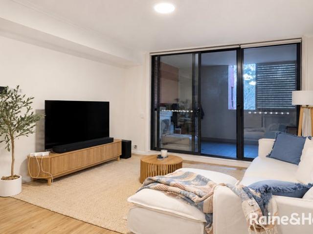 MODERN 1 BEDROOM APARTMENT + OVERSIZED STUDY | RESORT STYLE AMENITIES