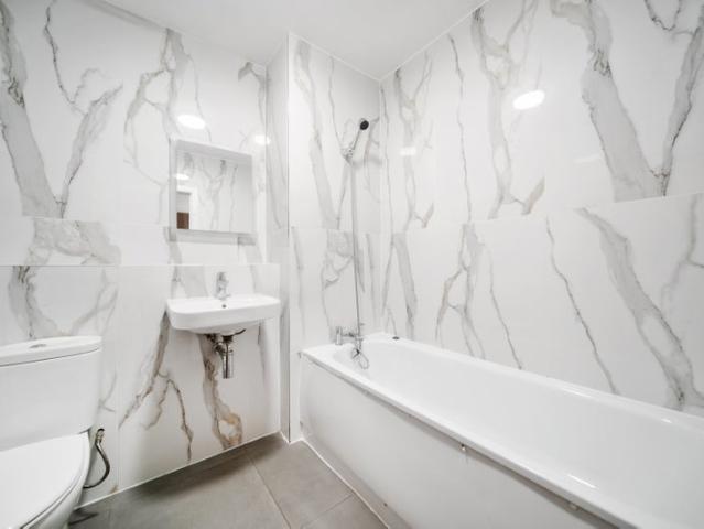 Modern 1 bedroom basement apartment