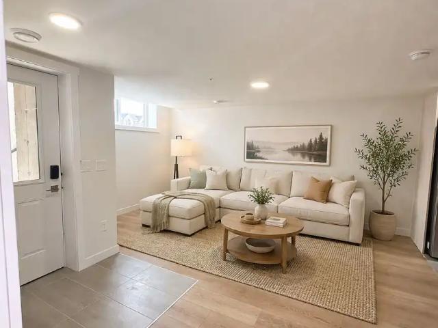 Modern 1 Bedroom Basement Suite | Free Cable & Internet