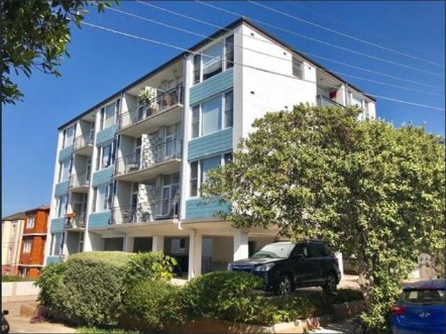 MODERN 1 BEDROOM BEACH PAD FRESHLY PAINTED