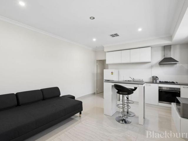 Modern 1 Bedroom Dual Key Residence | Side Access | Bills Included | Fully Furnished