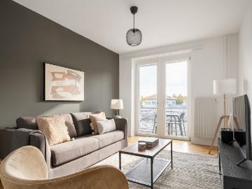Modern 1 Bedroom Furnished Apartment in Horgen, Horgen Amsterdam Apartments for Rent