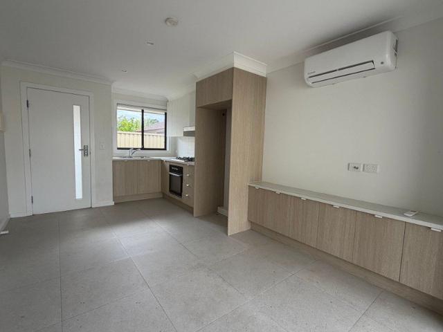 Modern 1 Bedroom Granny Flat with Private Courtyard Utilities Included