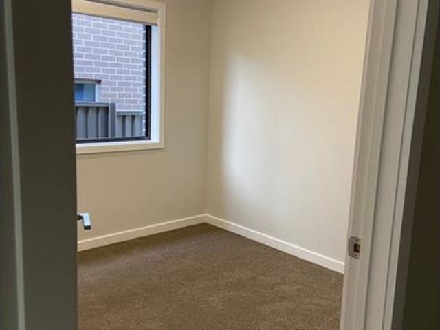 Modern 1 Bedroom Home for Rent in Box Hill
