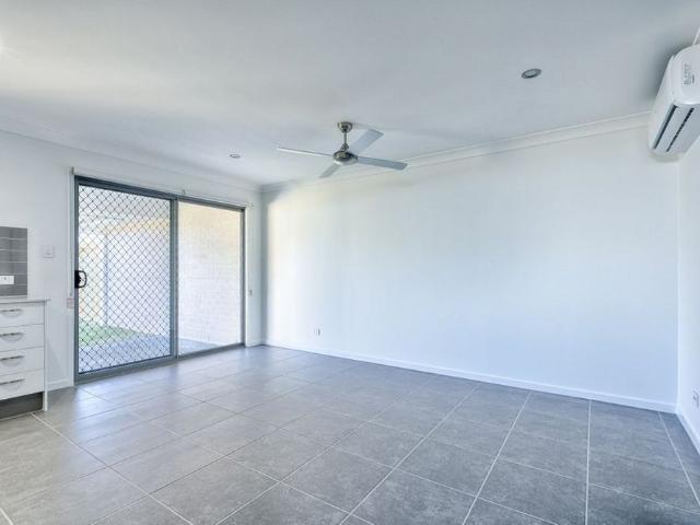 Modern 1 Bedroom Home with Air Conditioning, Alfresco Area & Pet Friendly Yard
