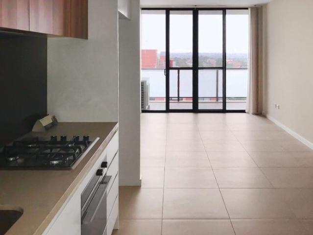 Modern 1 Bedroom Living in the Heart of Hurstville