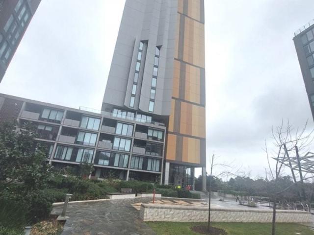 Modern 1 Bedroom Plus Study In North Ryde For Lease