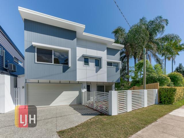 MODERN 1 BEDROOM ROOMING ACCOMMODATION !