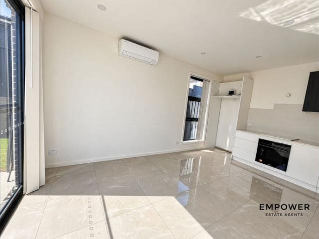 Modern 1 Bedroom Studio in Figtree Hill