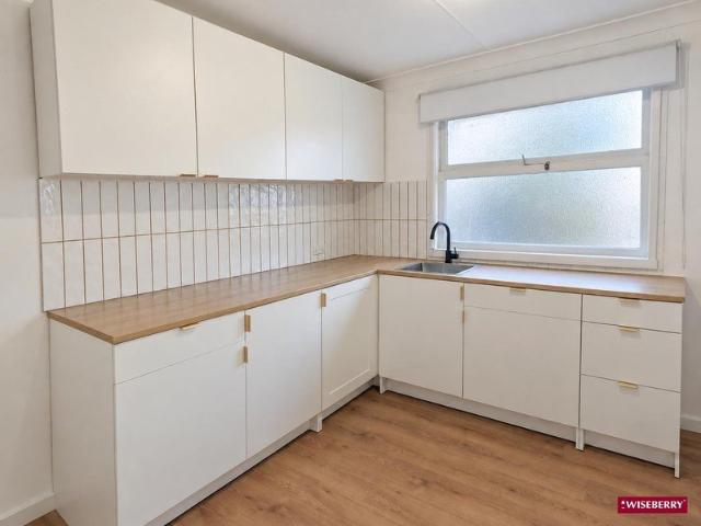 Modern 1 Bedroom Studio in Prime Location!