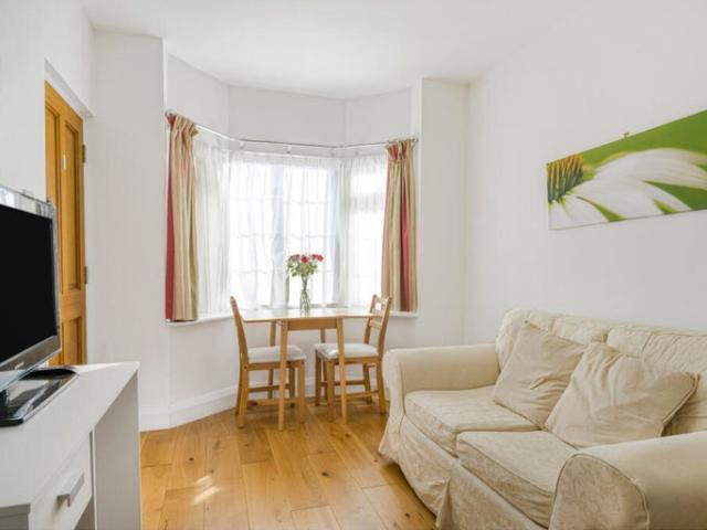 Modern 1 Bedroom Summertown Flat Bills included