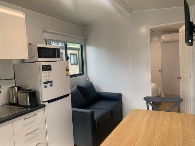 Modern 1 Bedroom Unit Comfortable & Easy Living