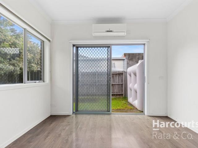 Modern 1 Bedroom Unit in Lalor