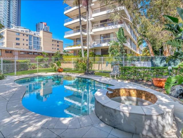 Modern 1 Bedroom Unit in Prime Southport Location