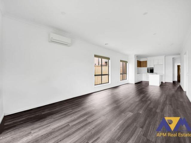 Modern 1 Bedroom within a Multi Generational Property Part of a 3 Bedroom Home – Ideal for Singles or Couples, Utilities Included