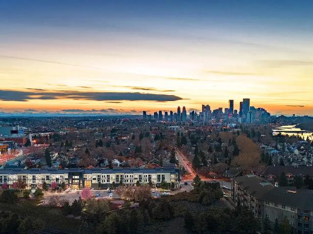 Modern 1 bedroom, 1 bathroom condo – Underground Parking – Available immediately — 1 Bedroom Condo Unit