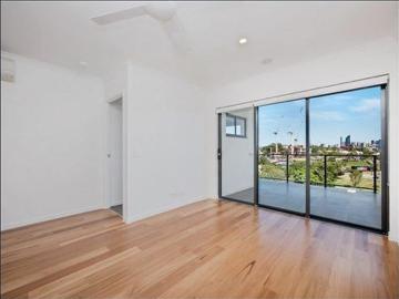 Modern 1Bedroom1Bathroom Apartment in the Heart of Greenslopes A Perfect Blend of Style and Convenience!