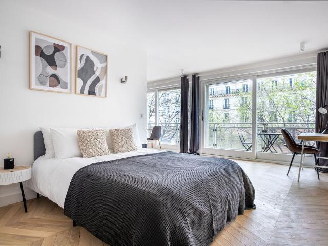 Modern 1BR in Quartier du Faubourg du Roule, Paris Amsterdam Apartments for Rent