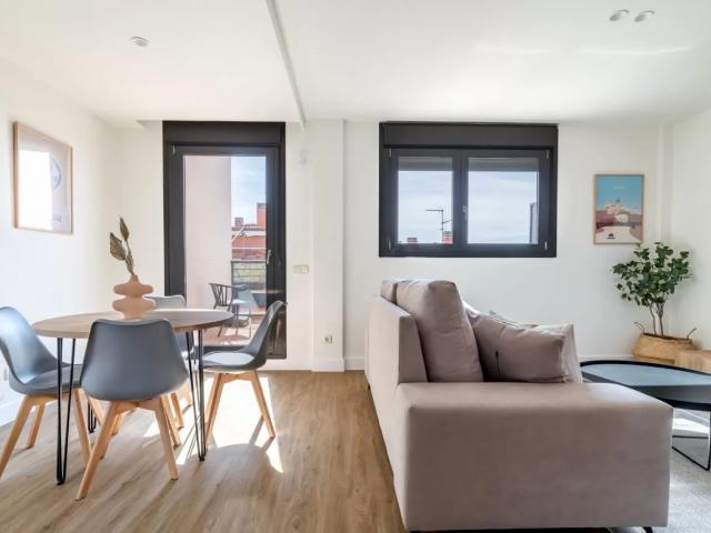 Modern 1BR with Large Terrace near AZCA & Plaza de Castilla, Madrid Amsterdam Apartments for Rent