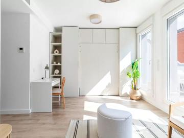 Modern 1BR with Terrace in Prime Tetuán Near Metro & AZCA, Madrid Amsterdam Apartments for Rent