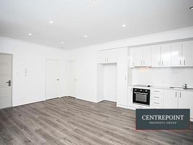 Modern 1st Floor, 2 Bedroom, 2 Bathroom Apartment
