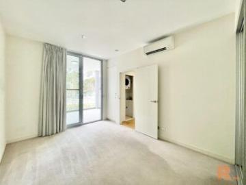 Modern 1x1 Apartment Living with Open Plan Design