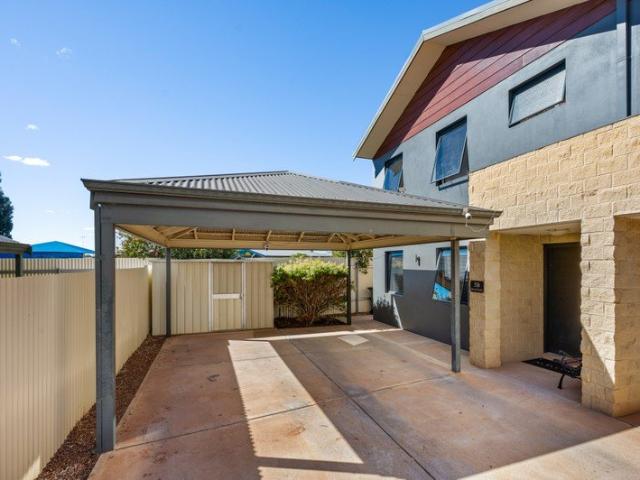 Modern 2012 Built Townhouse with a Strong Rental Yield $880pw & NO STRATA FEES!