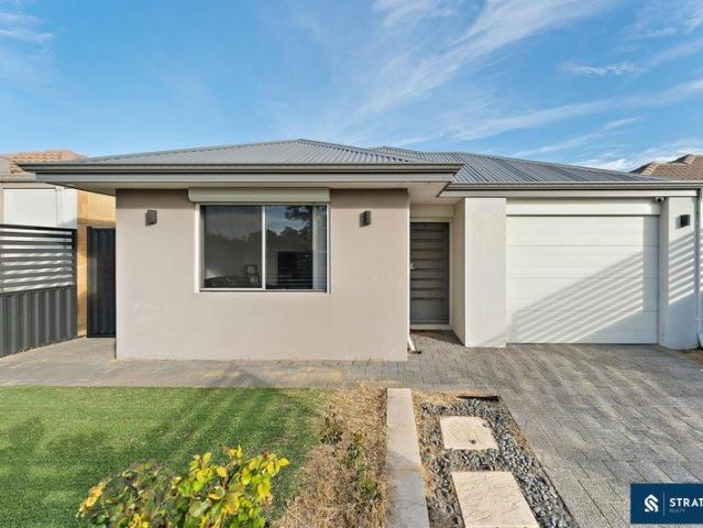 Modern 2018 Built 4 Bedroom, 2 Bathroom Home with Study In Prime Location!