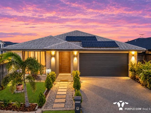 Modern 2023 Clarendon Home | Elevated Corner Position | Solar, EV Charging & More