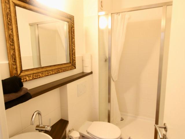 Modern 29 m² Studio Apartment with Garden – Fully Furnished, No Deposit, Cleaning Service, and City Registration!, Essen Amsterdam Apartments for Rent