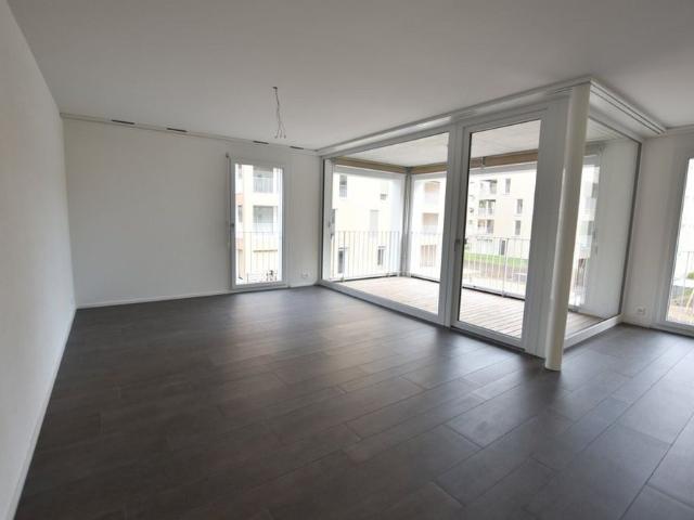 modern 2.5 room apartment in the beautiful Jardin du Paradis