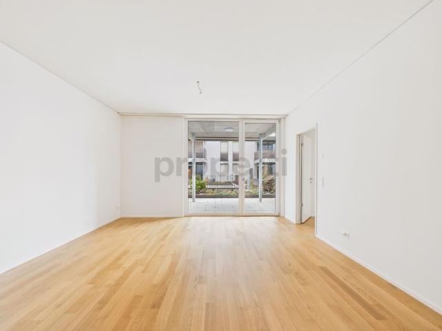 Modern 2.5 room apartment with balcony, Basel