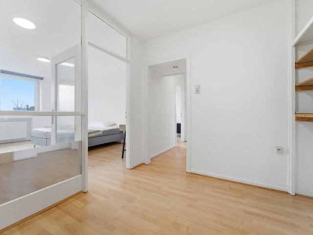 Modern 2.5 Room Apartment with Balcony – Ideal for Couples, Colleagues, or Small Groups, Essen Amsterdam Apartments for Rent